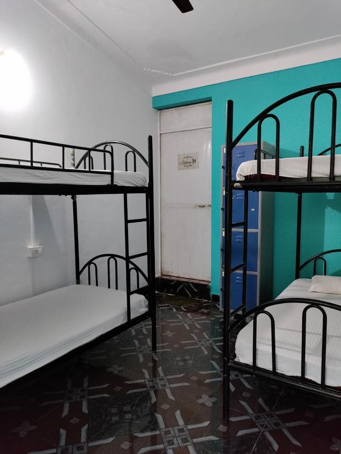 Goanvibes Hostel Анджуна Екстериор снимка